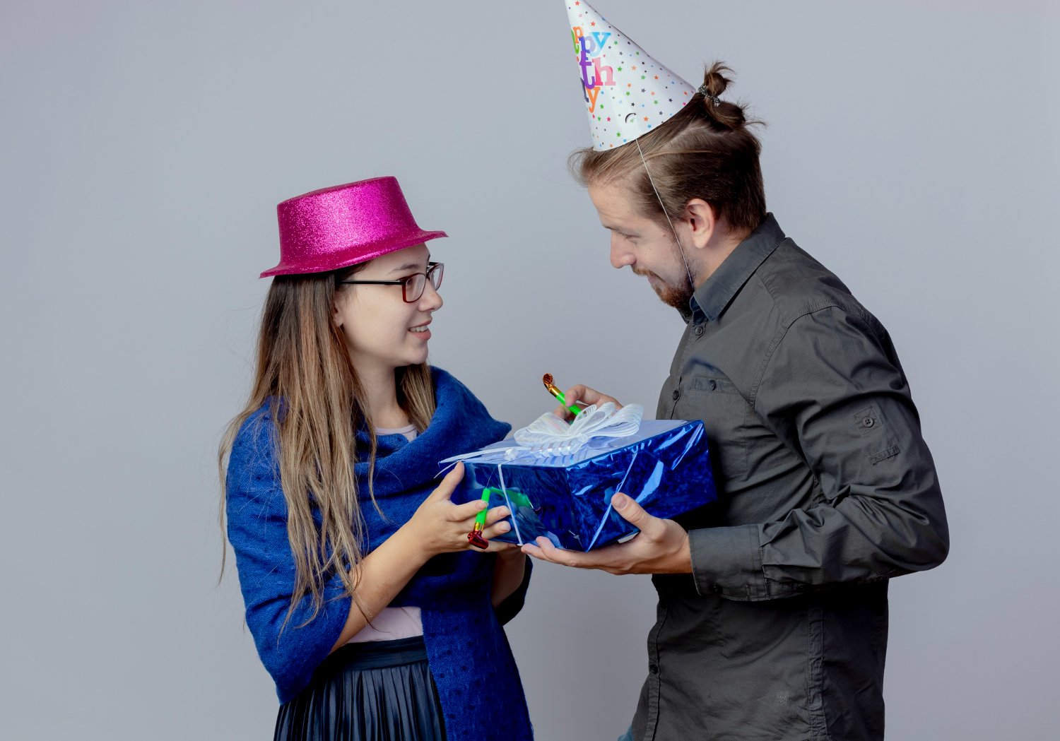Best Personalized Birthday Gifts for a Fiance: Unique, Heartfelt & Meaningful Ideas
